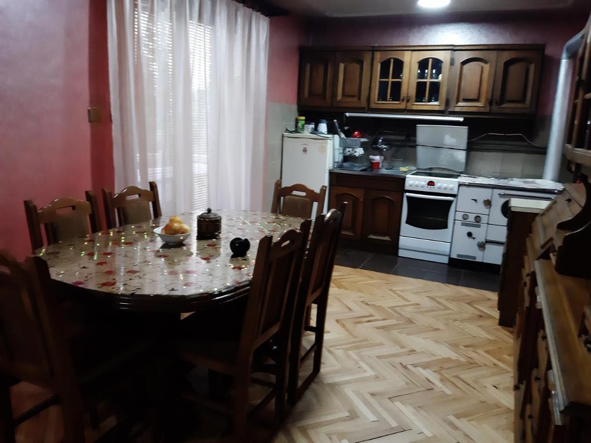 Vila Mir Pirot Ngoại thất bức ảnh